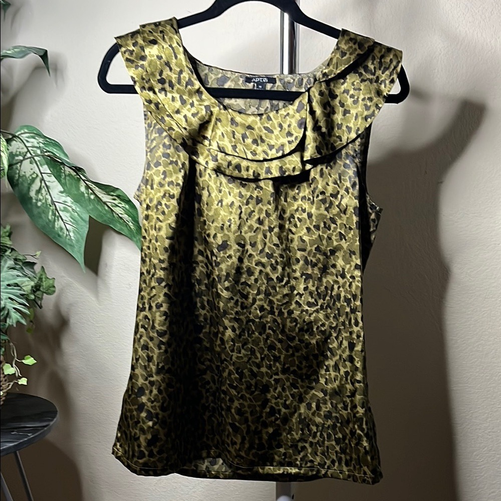 Apt 9 Green & Brown Animal Print Top - A63- IC/MC